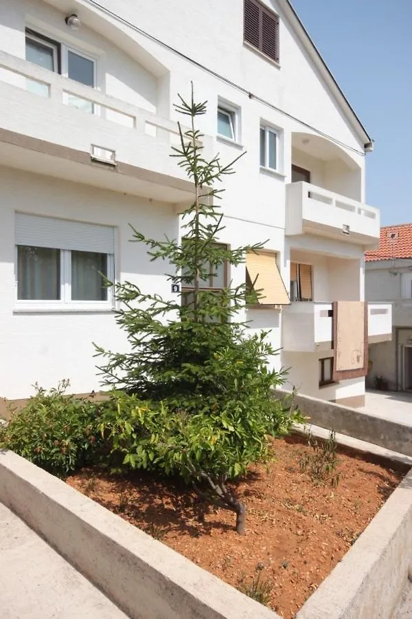 Apartments By The Sea Kali, Ugljan - 8246 0*, Kali Croatia